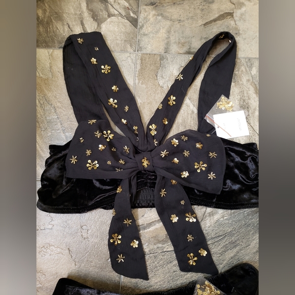 Urban Outfitters Out From Under Black Velvet Set - Picture 4 of 8